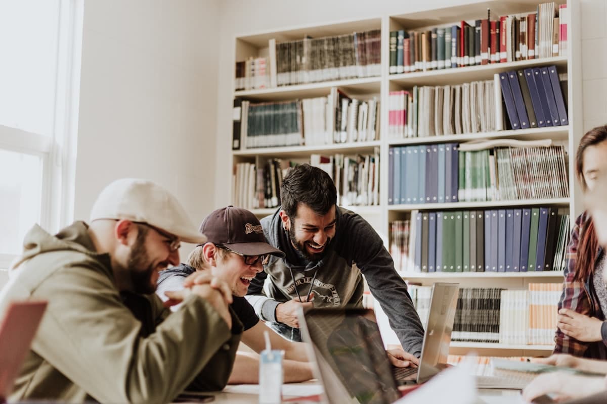xAPI vs SCORM: what freelancers actually need to know